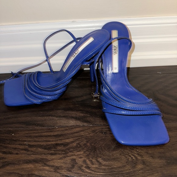 Blue open toe sandals - Picture 1 of 2